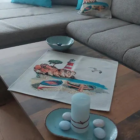 Deni's By The Sea - *