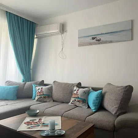 Apartment Deni's By The Sea - *