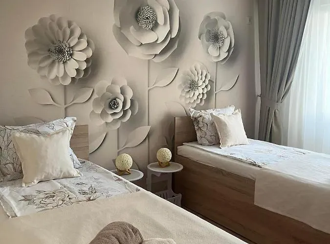 Deni's By The Sea - Апартамент *