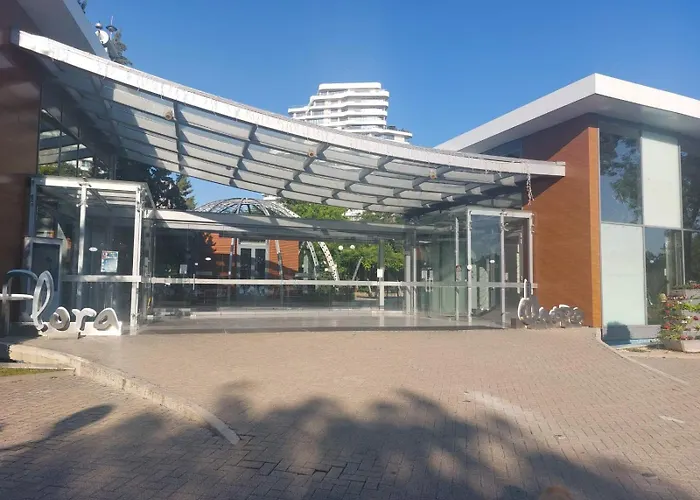 Апартамент Deni's By The Sea - *