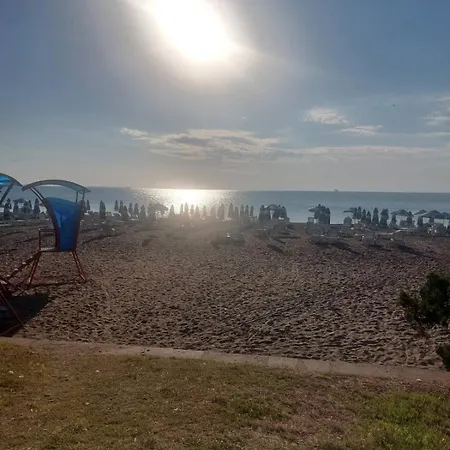 Deni's By The Sea - * Burgas Stad