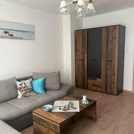 Deni's By The Sea -