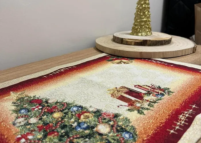 Deni's By The Sea - *