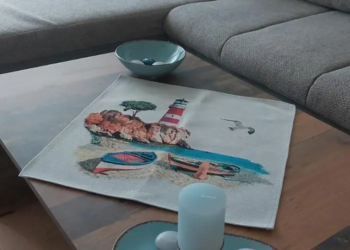 Deni's By The Sea - *